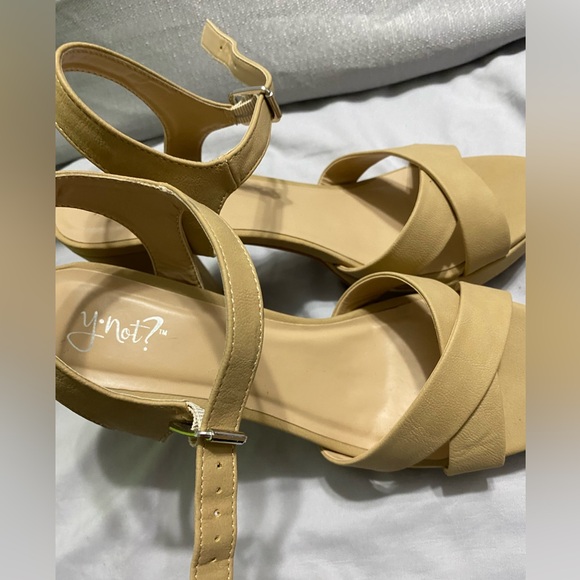 Y-Not Heels Tan/Cream Colored - Picture 4 of 4